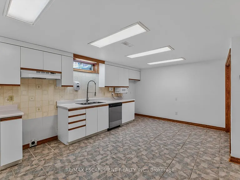 41 Candor Cres — Photo 46