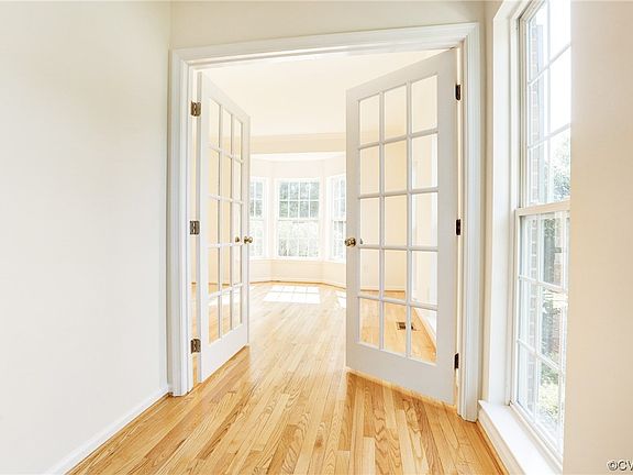 4th image of 56 Richardson Dr