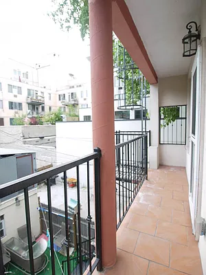 Rented by Douglas Elliman | media 33