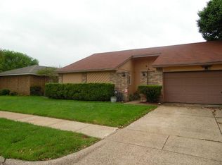 2316 Clearhaven Dr, Arlington, TX 76014