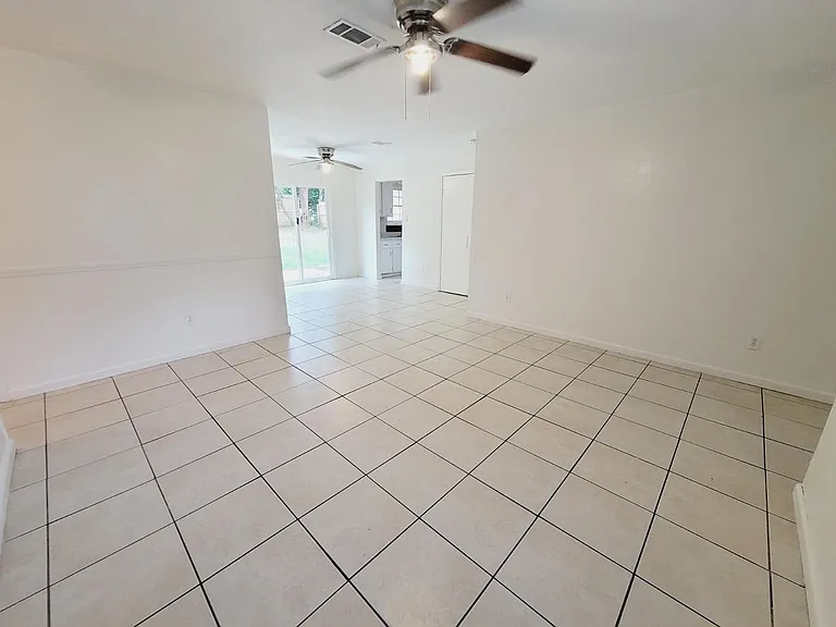 3209 Hester Dr — Photo 5