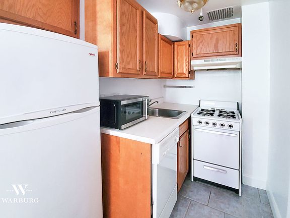 3rd image of 1287 Madison Ave #6F