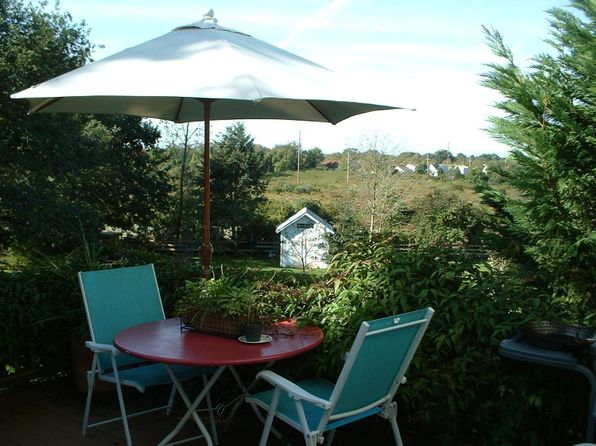 421 Jepson Ln, Portsmouth, RI 02871