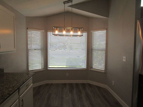 5th image of 743 Poppy Cir
