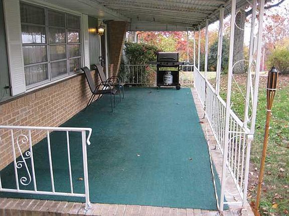 3rd image of 3405 Shadowlawn Dr