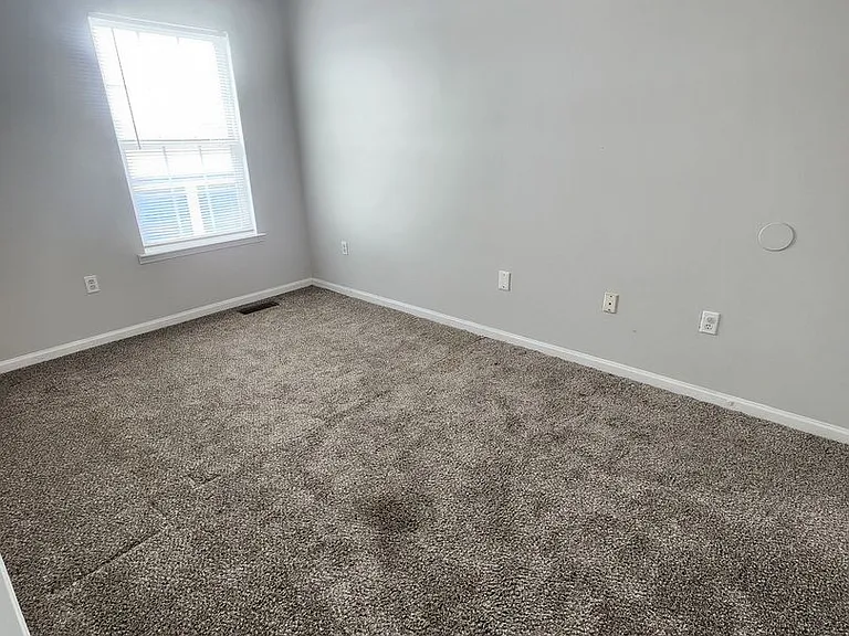 Castlewood Apartments - Huntsville, AL — Photo 12