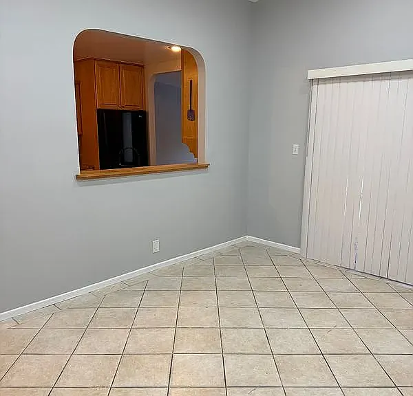 17249 Flanders St — Photo 32