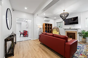 Rented by Aron Fried, LREB