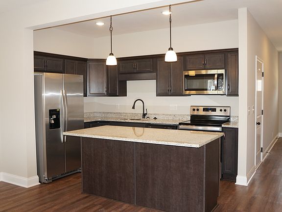 5th image of 330 Fallow Cir