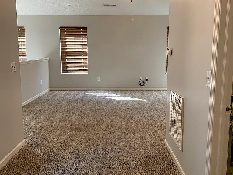 N Glen Oak Dr — Photo 2