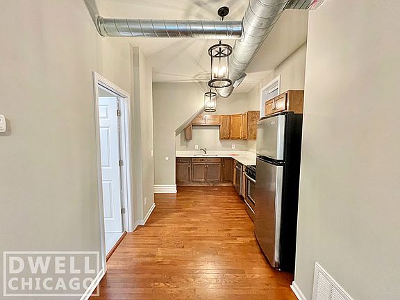 4th image of 1152 W 17th St #2F