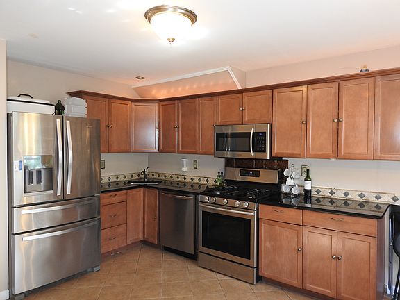 Updated Eat in kitchen 