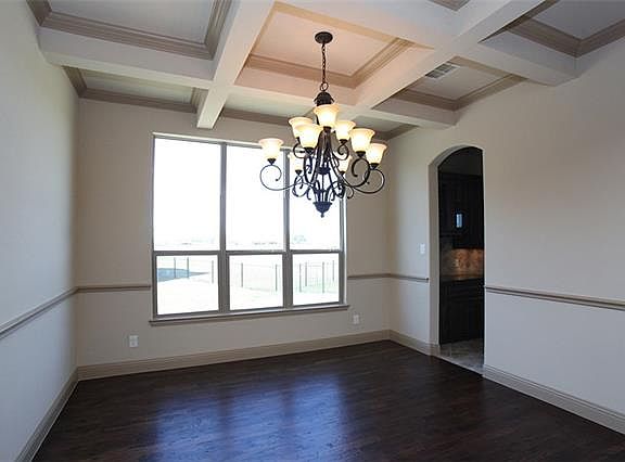 4th image of 504 Eloise Dr