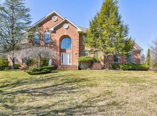 25 Briarwood Dr E, Warren, NJ 07059