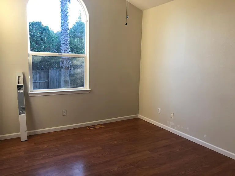 67 Cock Robin Ave — Photo 16