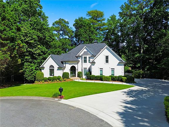 3rd image of 224 Webney Dr