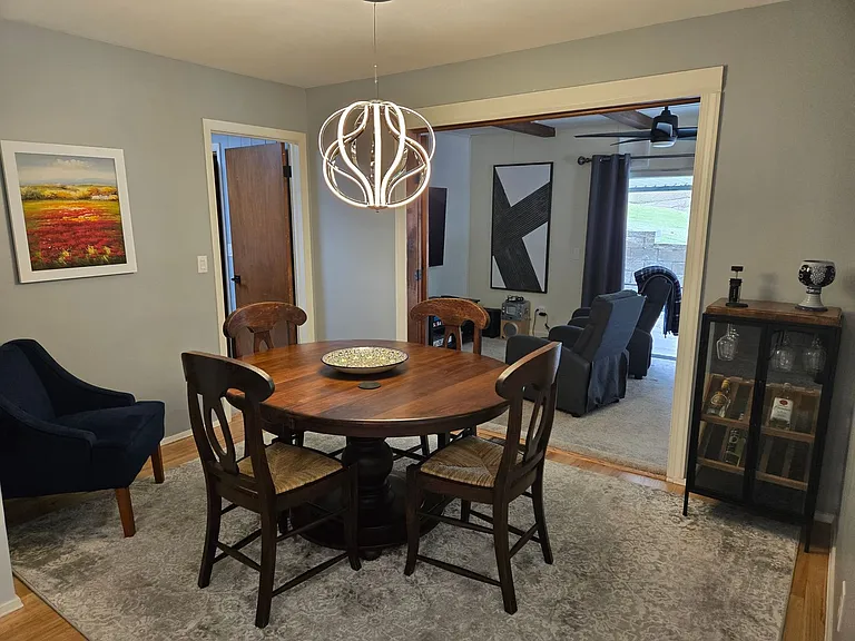 613 Westbury Dr — Photo 7