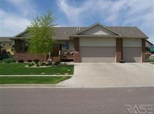 1609 S Locust Ave, Brandon, SD 57005