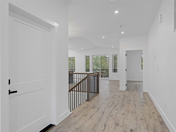 5th image of 7279 Birch Close