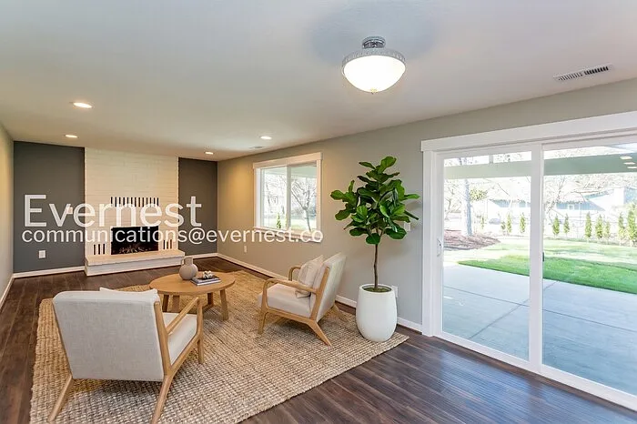 3 bed, 2.0 bath, 1200 sqft, $2,700 — Photo 3