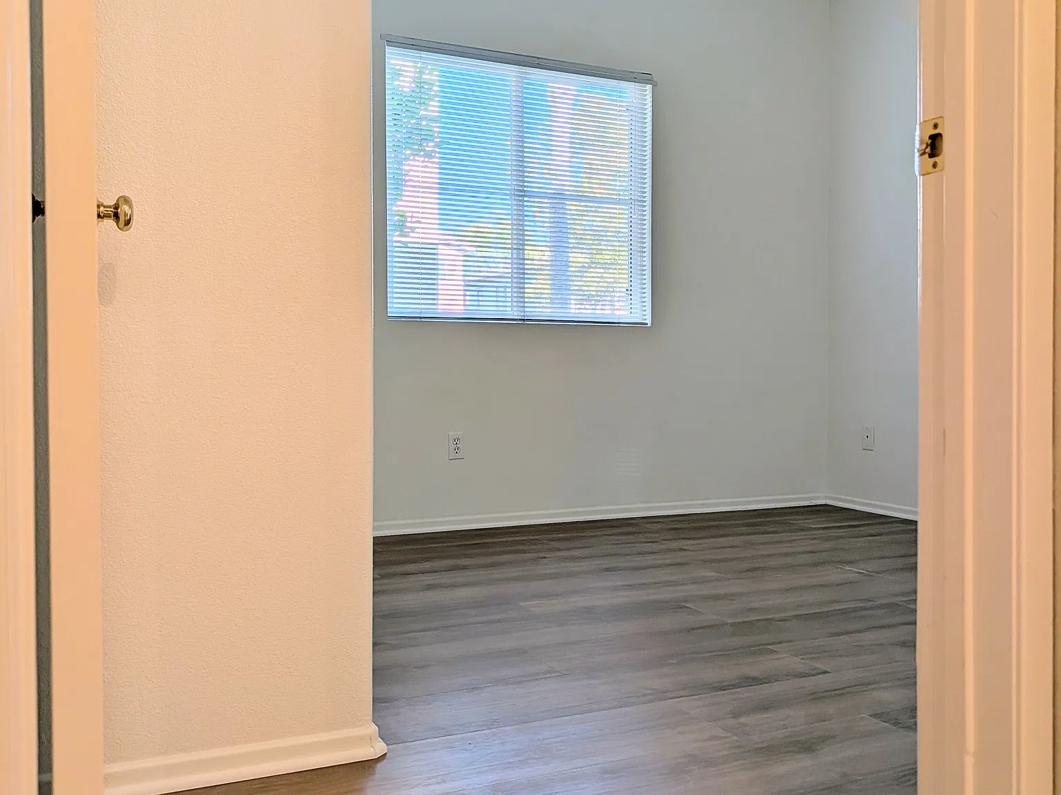 2 bed, 1031 sqft, $2,335 — Photo 2