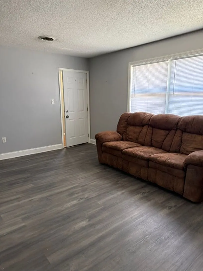 405 S Main — Photo 4