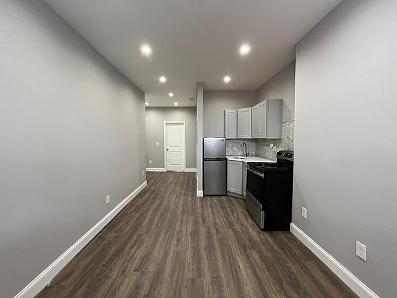 Combo Living Room/Kitchen