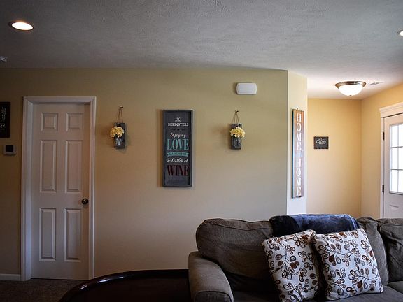 4th image of 10414 Imperial Pl