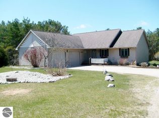 6151 Smith Rd, Rapid City, MI 49676