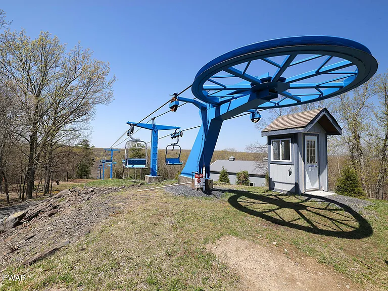 119 Saunders Dr — Photo 38