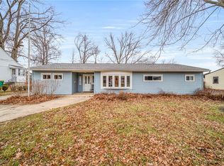 38265 Hurricane Dr, Willoughby, OH 44094