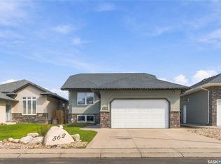 562 Rempel Manor, Saskatoon, SK S7T 0J4