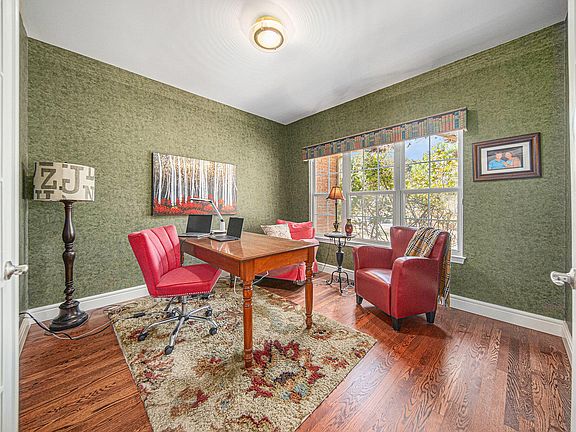 5th image of 2650 White Oak Dr