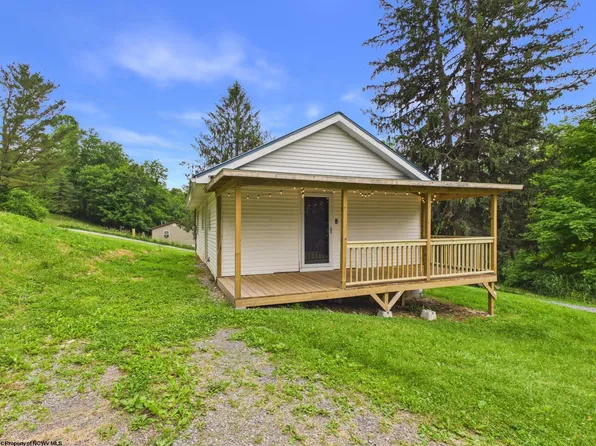 38 Rabish Ln, Fairmont, WV 26554