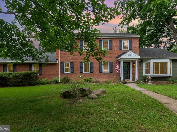 1911 Stirrup Ln, Alexandria, VA 22308