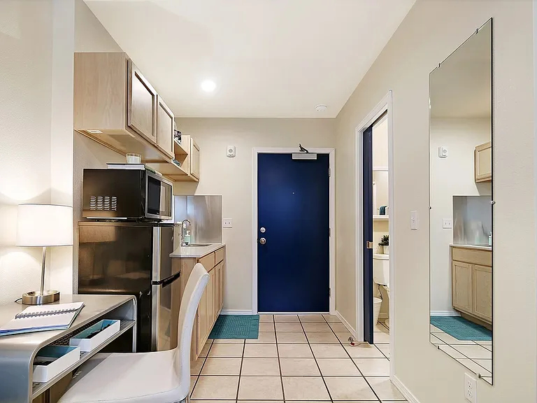 Lago aPodments- Comfortable and Affordable Living! — Photo 6