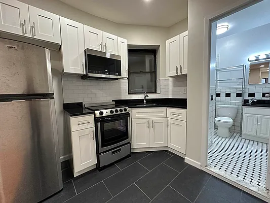 Rented by Oxford Property Group | media 19