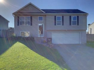 15417 Mormon St, Bennington, NE 68007