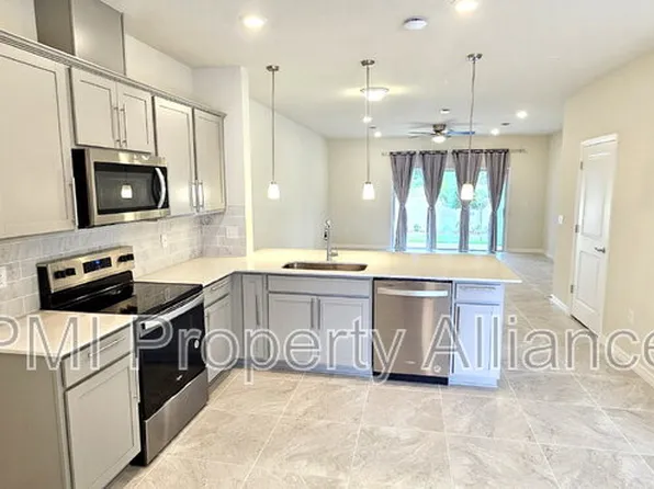 3606 Raindrop Way, Sanford, FL 32773