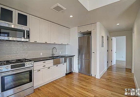 4th image of 1035 Fulton St #2A