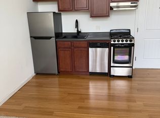 8 Grove St #303, Dover, NH 03820