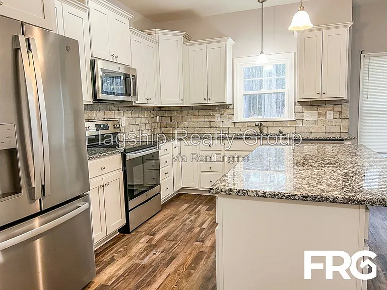 491 Fallingbrook Dr — Photo 14
