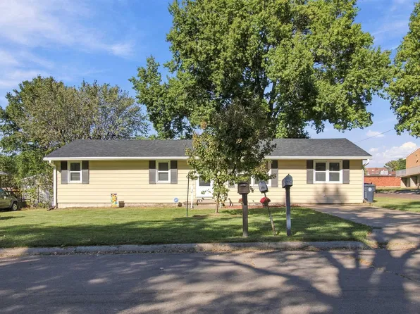407 E 19th St, Sedalia, MO 65301