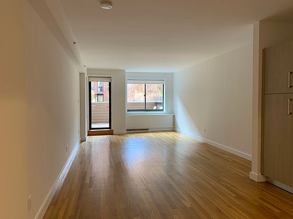 3rd image of 101 W 15th St APT 111