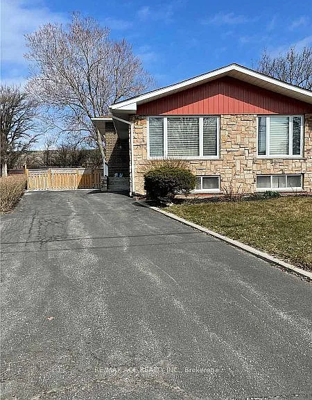 40 Cavehill Cres #LOWER — Photo 1