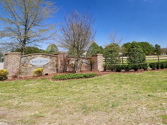 2nd image of 435 NE Pelham Trl