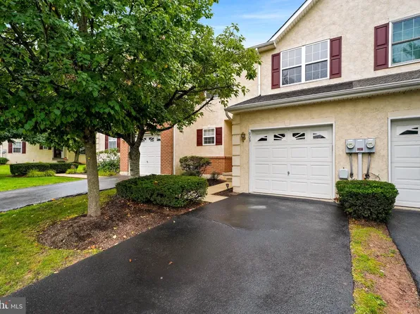 903 Carrington Dr, Red Hill, PA 18076