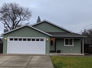 3885 Avenue C, White City, OR