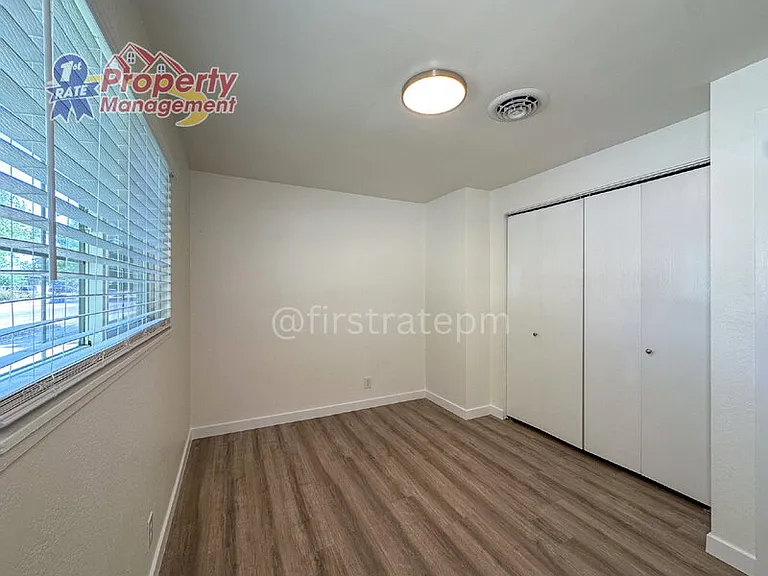 7703 S Mistyglen Ave — Photo 16