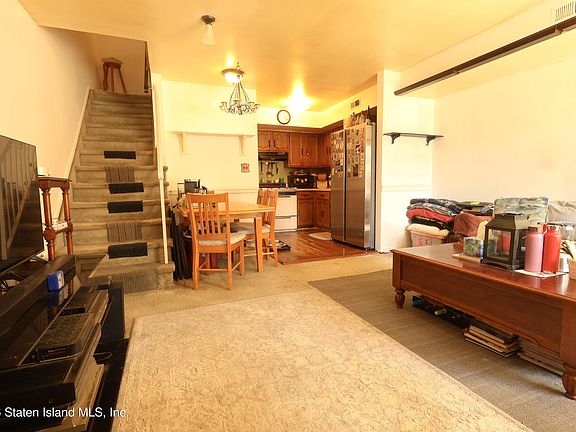 2nd image of 38 Selvin Loop